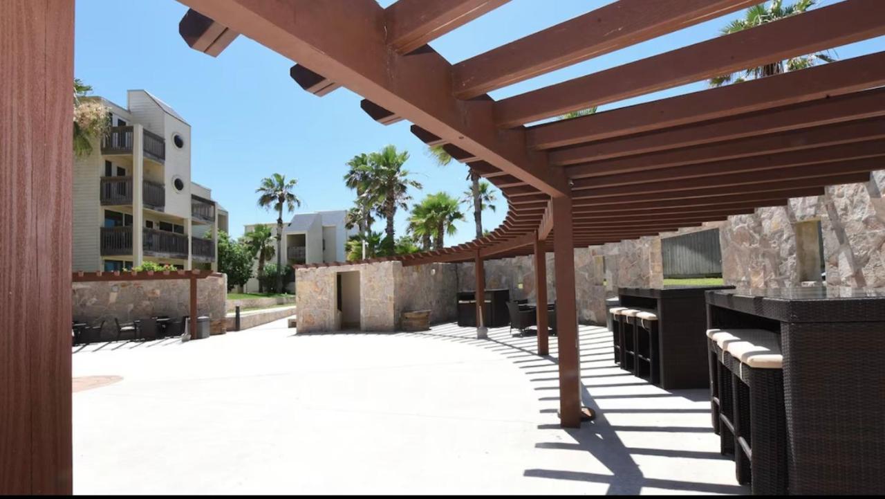 サウス・パドリー・アイランドOcean Breeze Retreat 2Bed 2Bath, Heated Pool!アパートメント エクステリア 写真