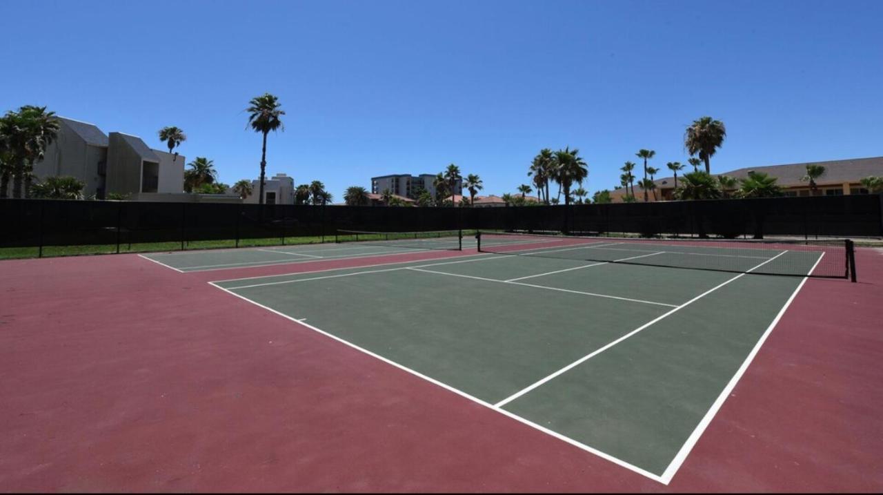 サウス・パドリー・アイランドOcean Breeze Retreat 2Bed 2Bath, Heated Pool!アパートメント エクステリア 写真