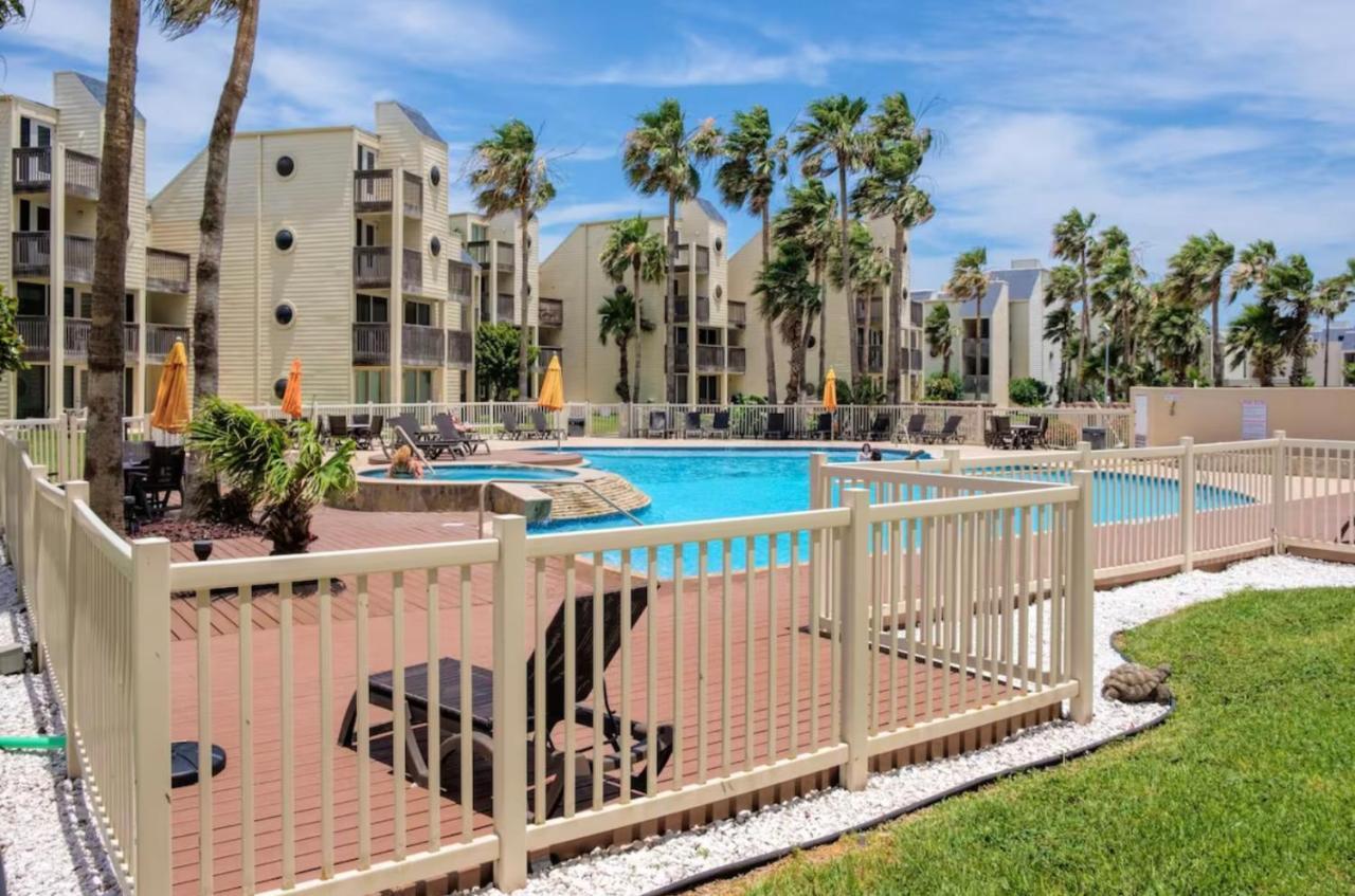 サウス・パドリー・アイランドOcean Breeze Retreat 2Bed 2Bath, Heated Pool!アパートメント エクステリア 写真